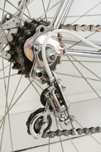 Vélo de course chrome – Image 6